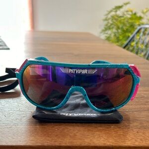 Put Viper sunglasses